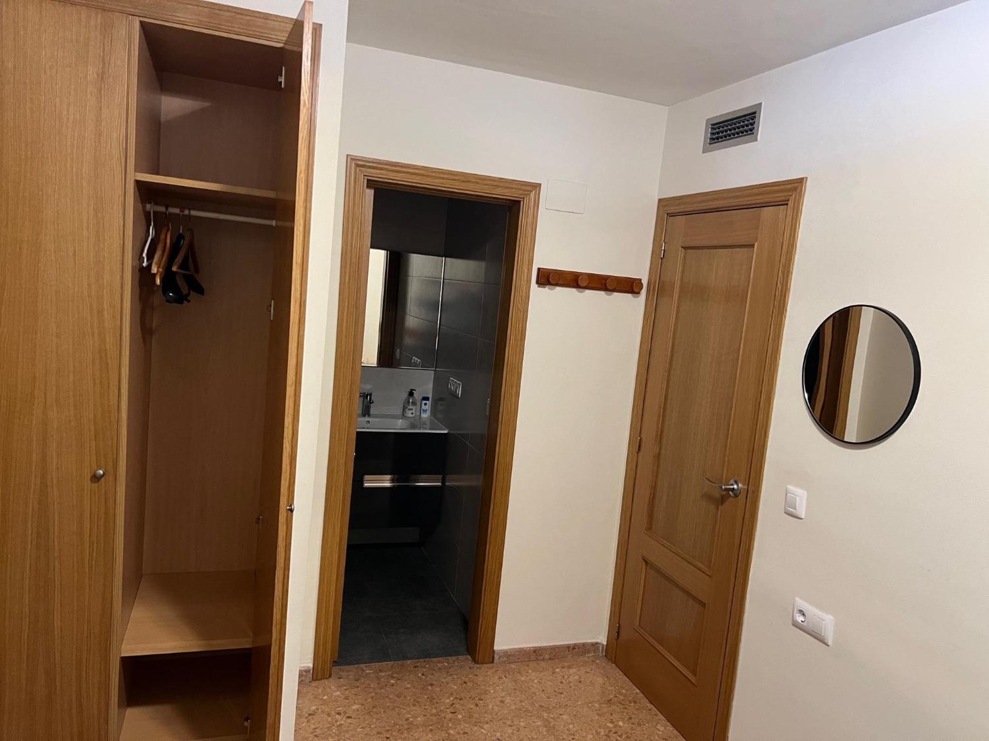 Habitacion Doble Con Bano Privado Lägenhet Valencia Exteriör bild