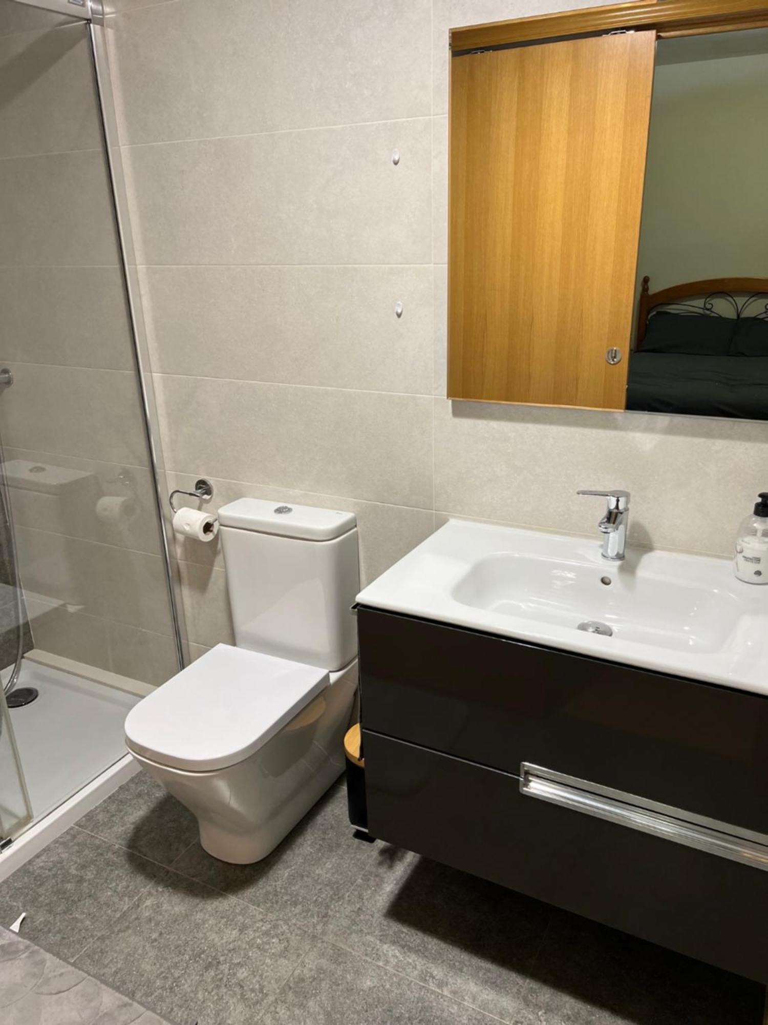 Habitacion Doble Con Bano Privado Lägenhet Valencia Exteriör bild
